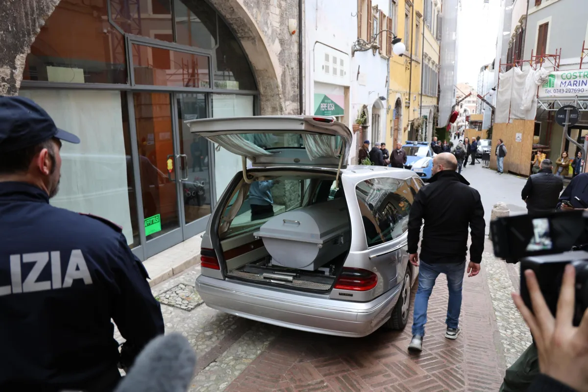 Femminicidio Spoleto, proclamato lutto cittadino e fiaccolata per Laura Papadia
