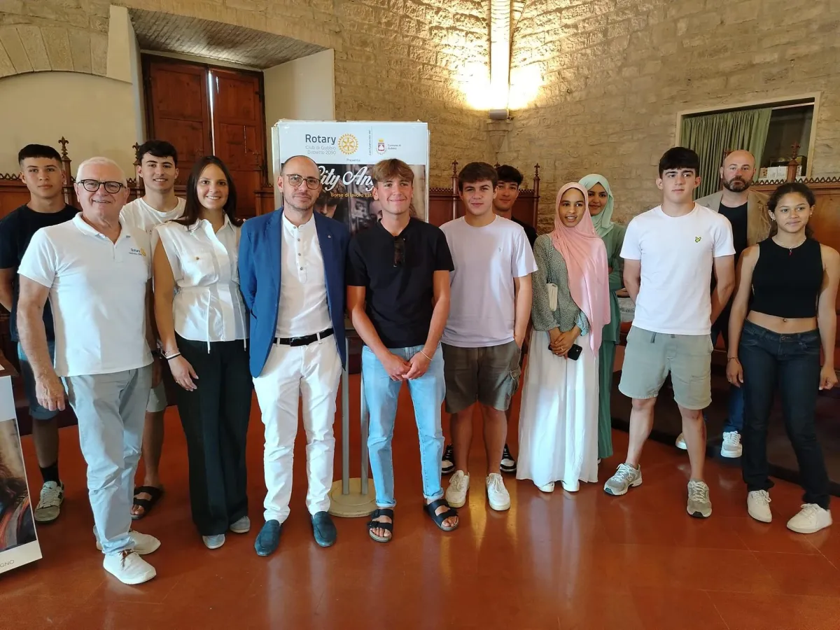 Gubbio, tornano i City Angels: giovani in azione per la cura dell’arredo urbano