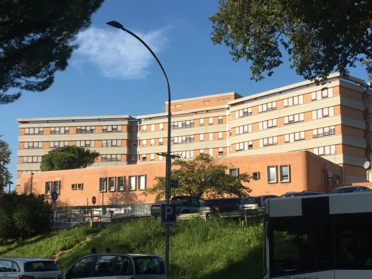 Terni, tragedia al Santa Maria: donna si è gettata dal quinto piano dell'ospedale