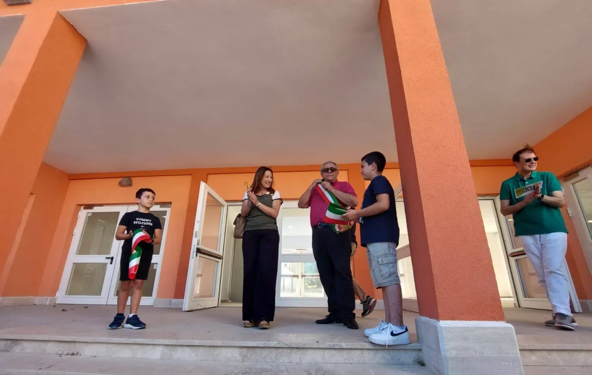 Terni, inaugurati scuola ristrutturata e nuovo playground al Villaggio Matteotti: investimento da 3 milioni