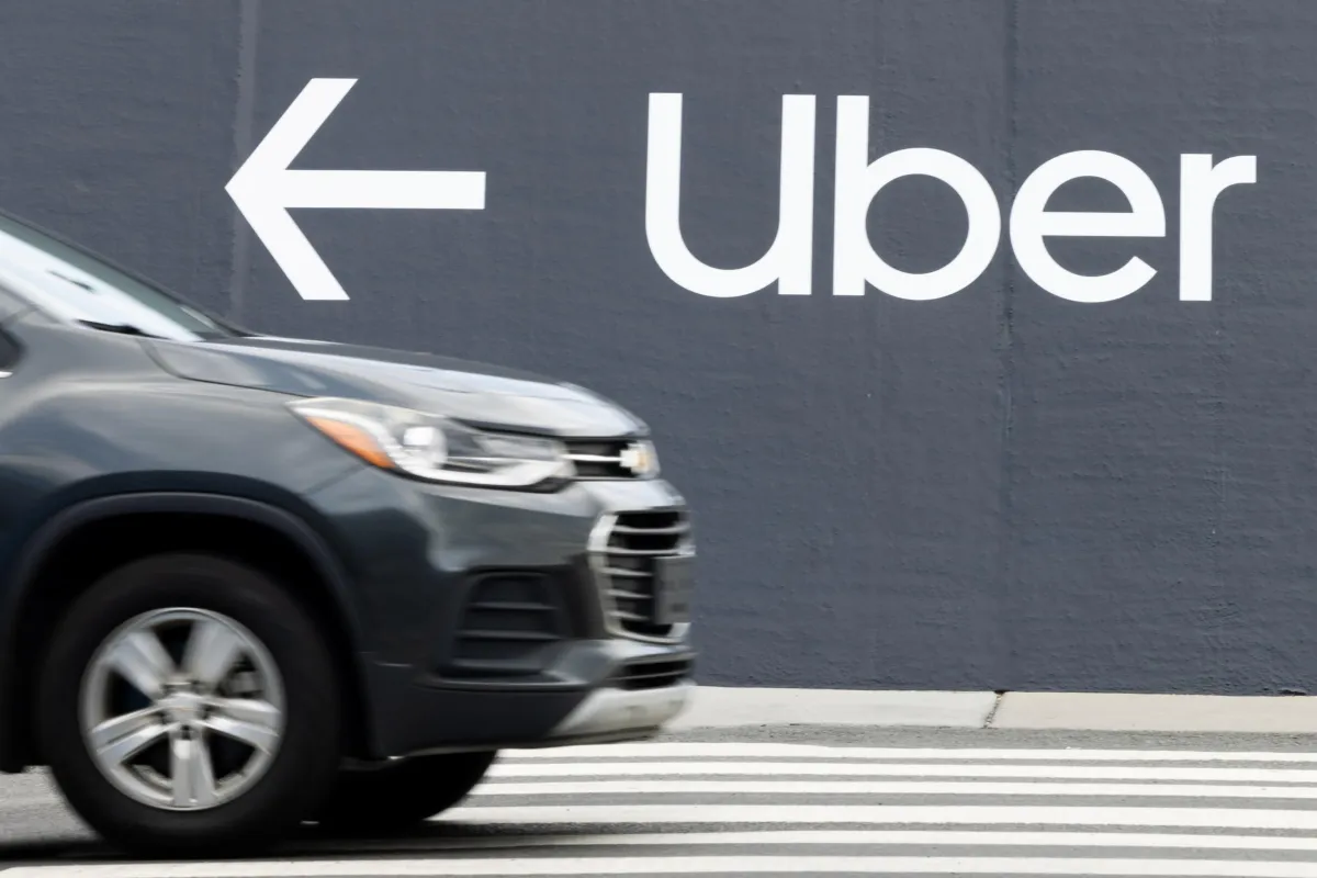 Uber debutta in Umbria, al via il servizio Black per turisti e cittadini: come funzionerà