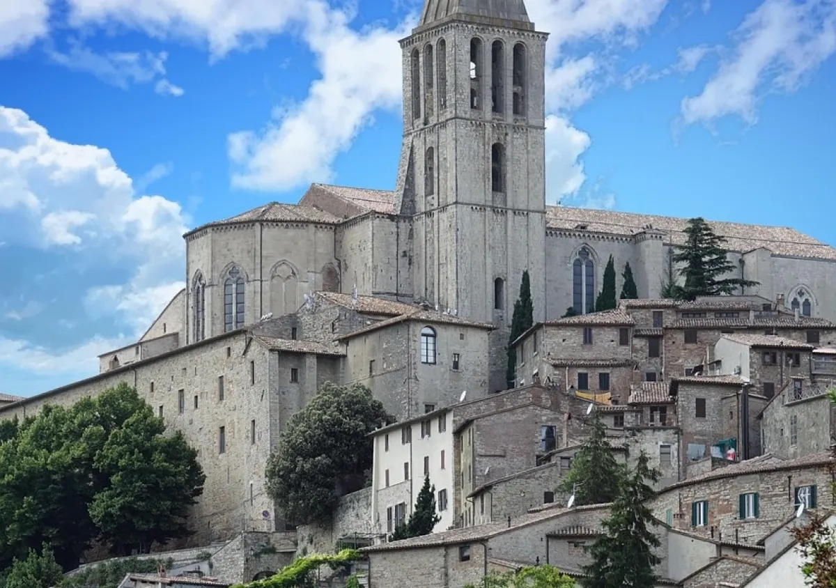 Cosa rende Todi più appetibile di altre località italiane