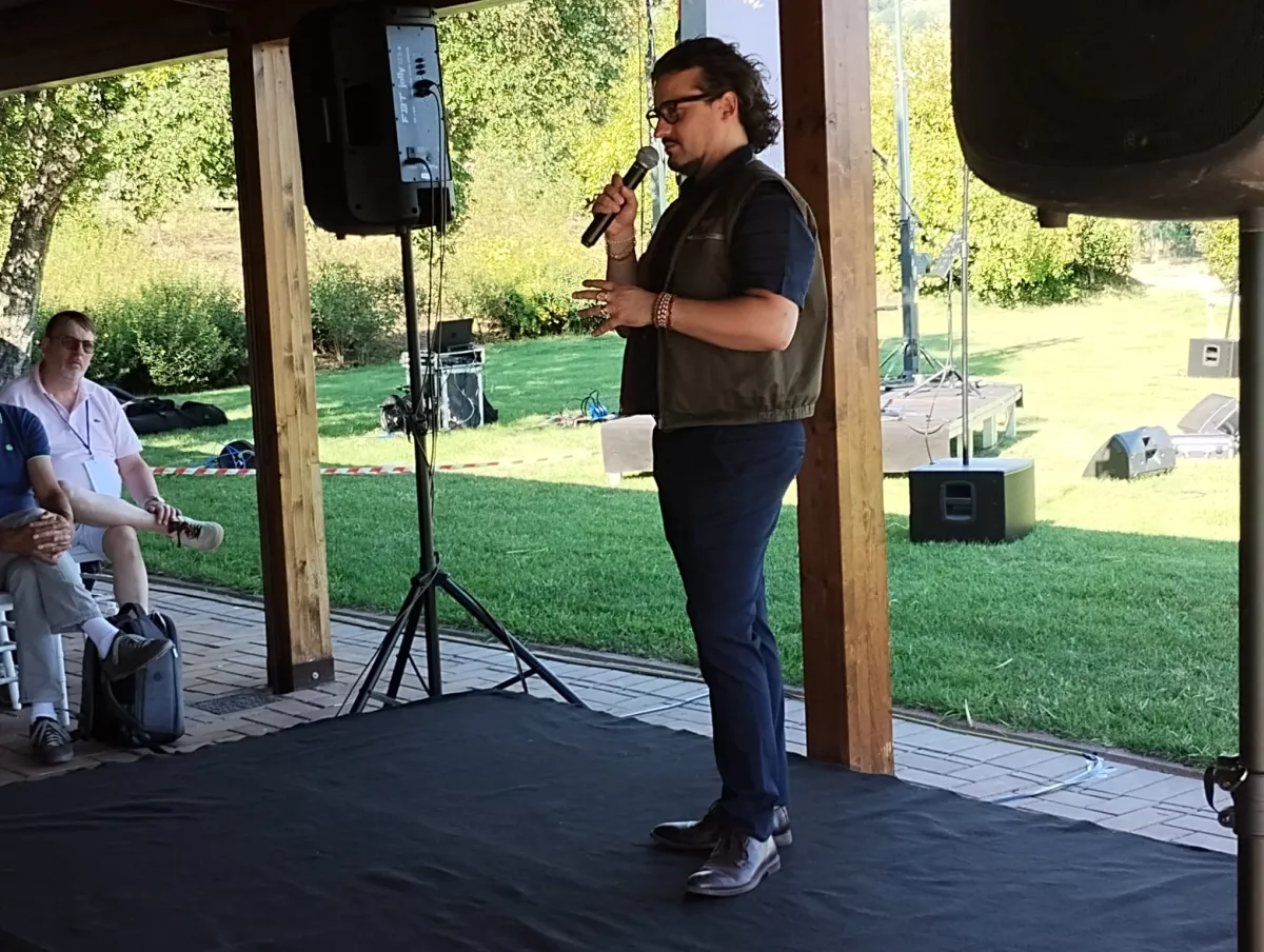 UFO, coscienza e genetica cosmica: oltre 180 persone all’incontro “Dal Cielo alla Terra” con Marco Marsili ad Assisi