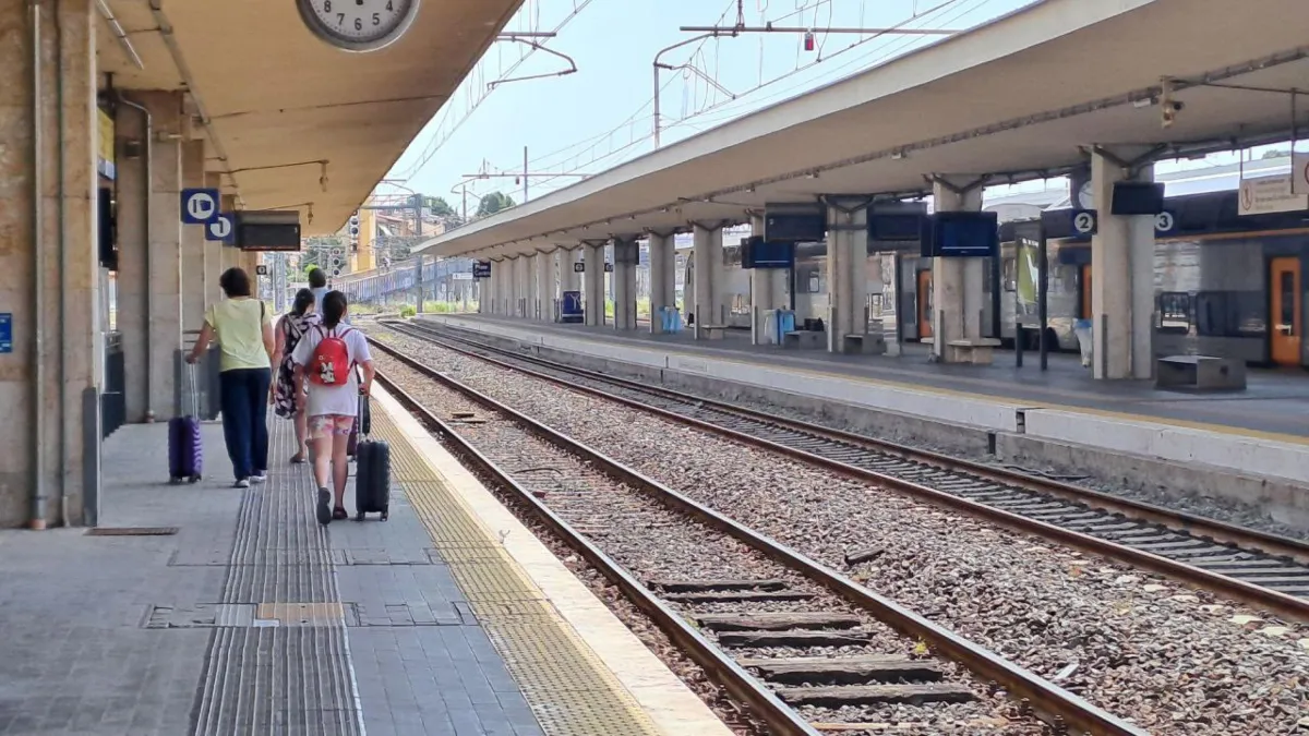 Pendolari contro l'Autorità dei trasporti, parte la battaglia per i collegamenti ferroviari: "Dal 2026 il Centro Italia rischia l'isolamento"