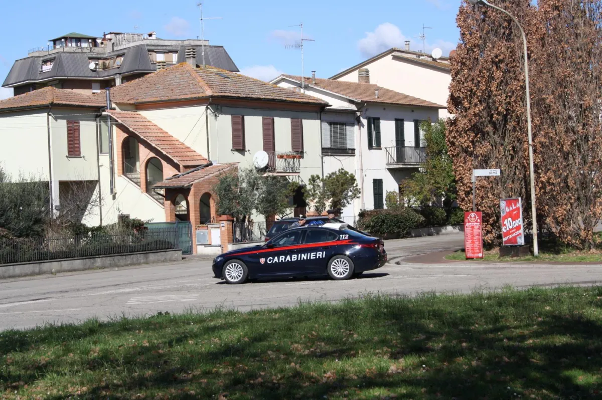 Terni, inseguimento da film: donna ubriaca e senza patente aggredisce i Carabinieri
