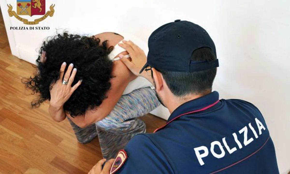 Perugia, ragazza violentata in uno stabile fatiscente: scattano le indagini