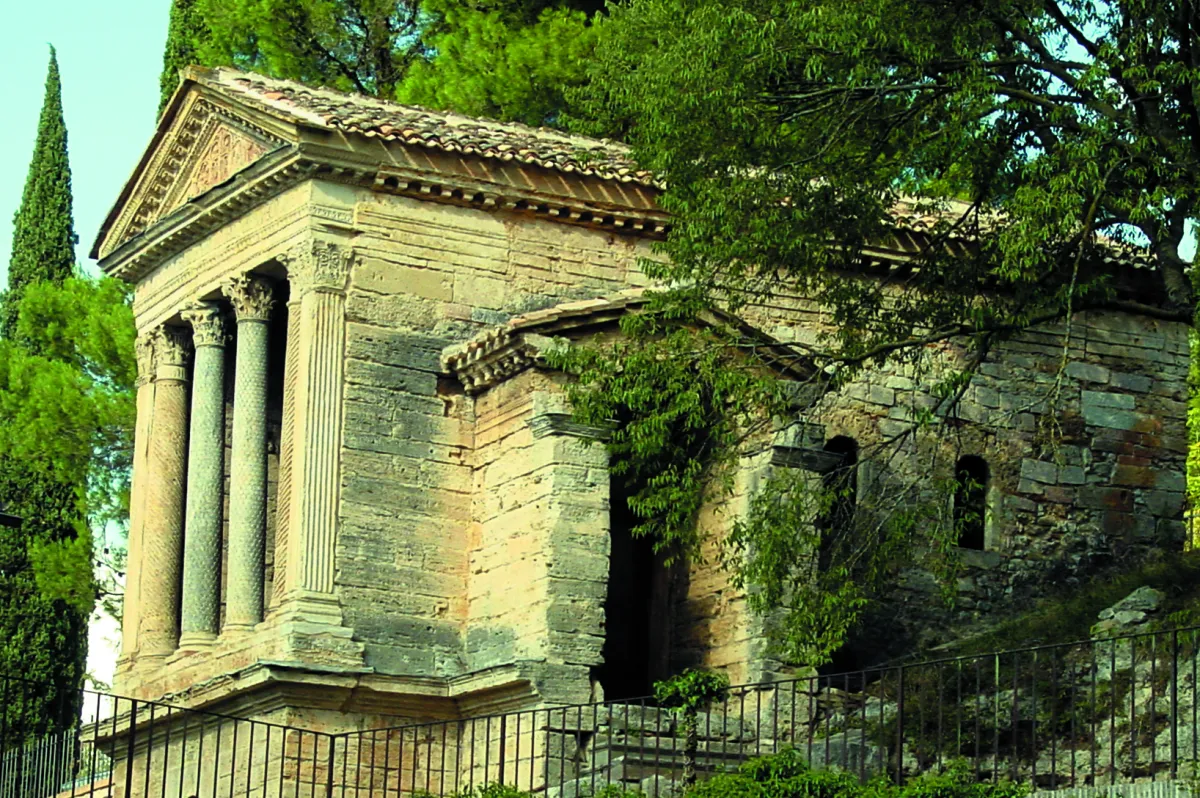 Templi, rovine e memorie sacre: l’Umbria e il suo patrimonio spirituale raccontato attraverso l’archeologia