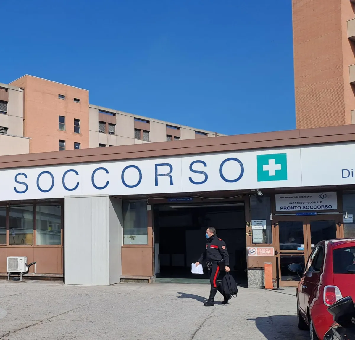 Spoleto, bimbo di 15 mesi morso al volto dal cane di famiglia: operato d'urgenza