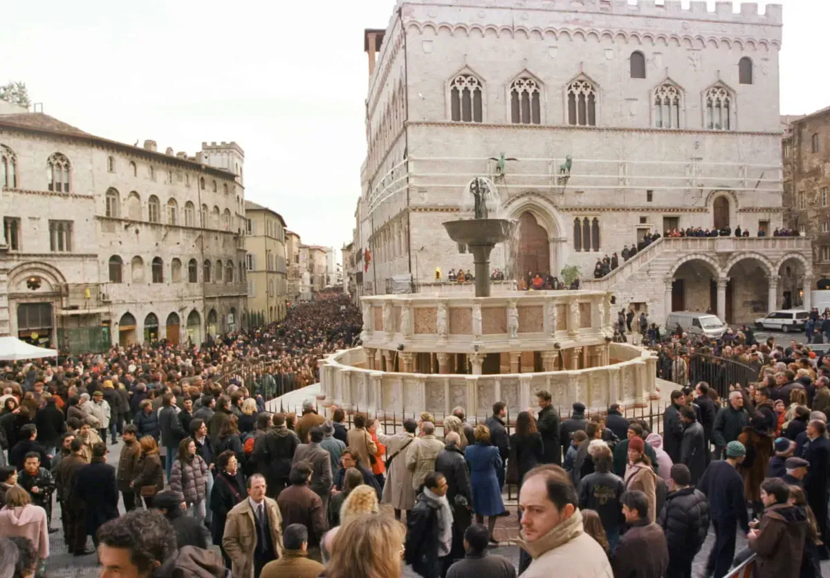 Dalle piazze monumentali ai piccoli slarghi di paese: l’Umbria raccontata attraverso i suoi spazi urbani più antichi