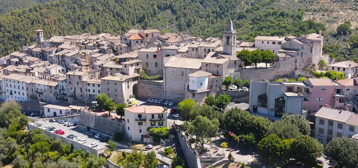 Alla scoperta dei borghi fortificati dell’Umbria: tra bastioni medievali, vicoli segreti e mura difensive