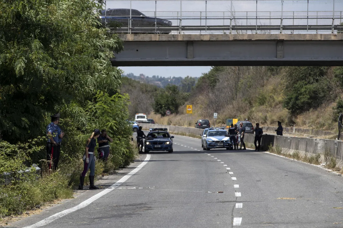 Sassi sulle auto, panico a Corciano: la denuncia di un quindicenne riaccende l’allarme