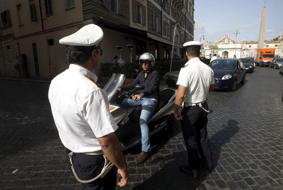 Gualdo Tadino contro i motorini rumorosi: sanzioni ai ciclomotori fuori norma. E Gubbio osserva