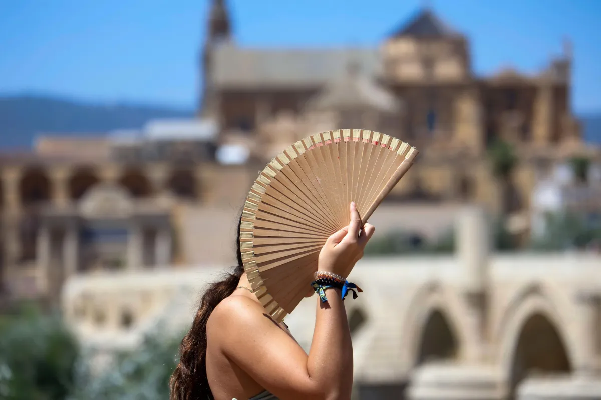 Meteo Umbria 9-10 agosto 2025: caldo estremo e sole senza tregua
