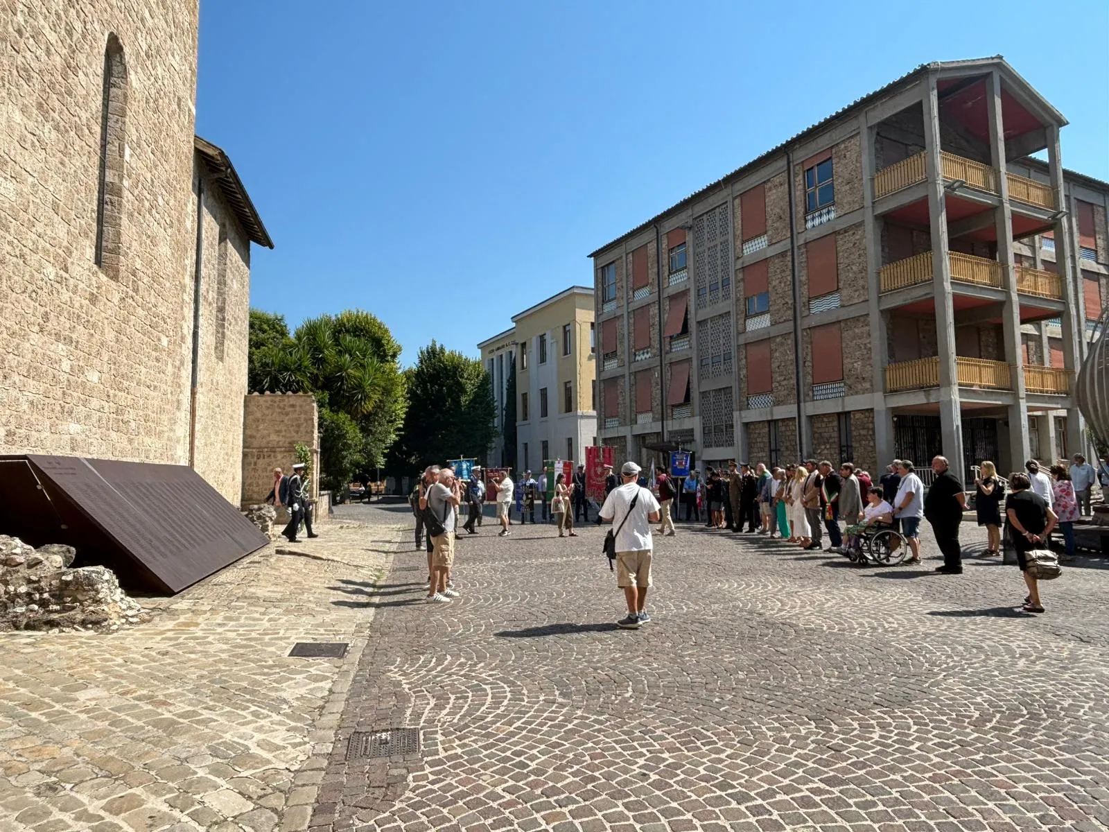 1754910985_commemorazione-bombardamenti-schieramento.webp