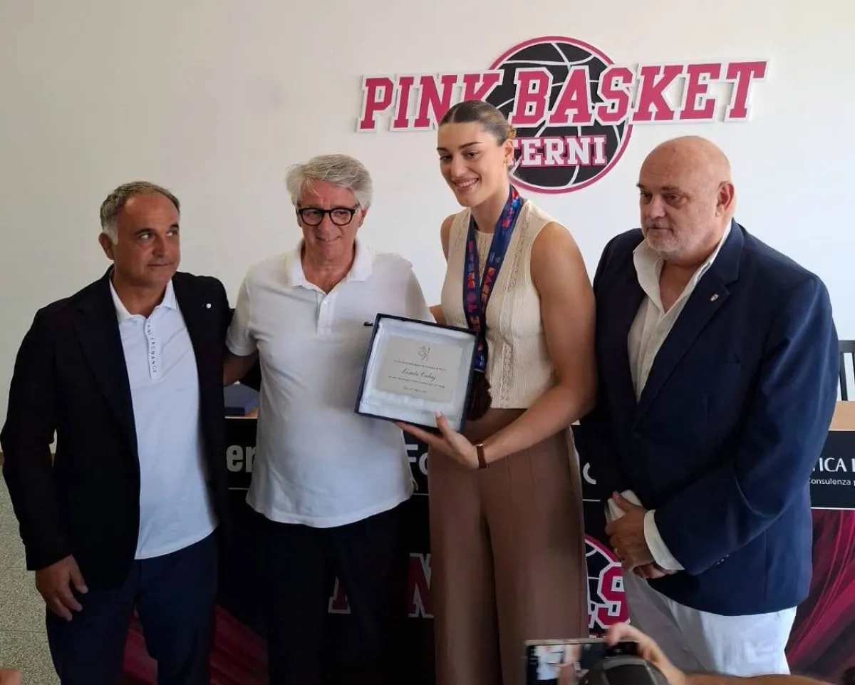 Lorela Cubaj premiata a Terni dopo il bronzo europeo: orgoglio cittadino e simbolo del basket italiano