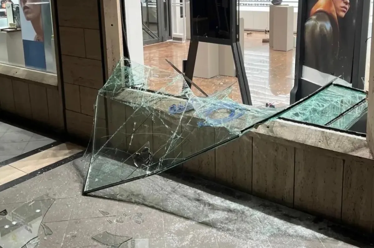 Borgo Rivo, furto in un centro commerciale: rubati 300 paia di occhiali