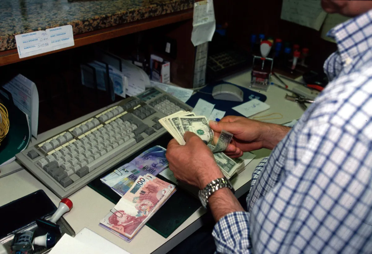 Banche in Umbria, UIL: “Sportelli in ritirata e territori più fragili, ma sul gender gap meglio della media UE”