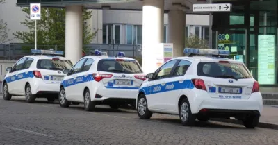 Terni, sorpresi a rubare in un'auto: denunciati due stranieri