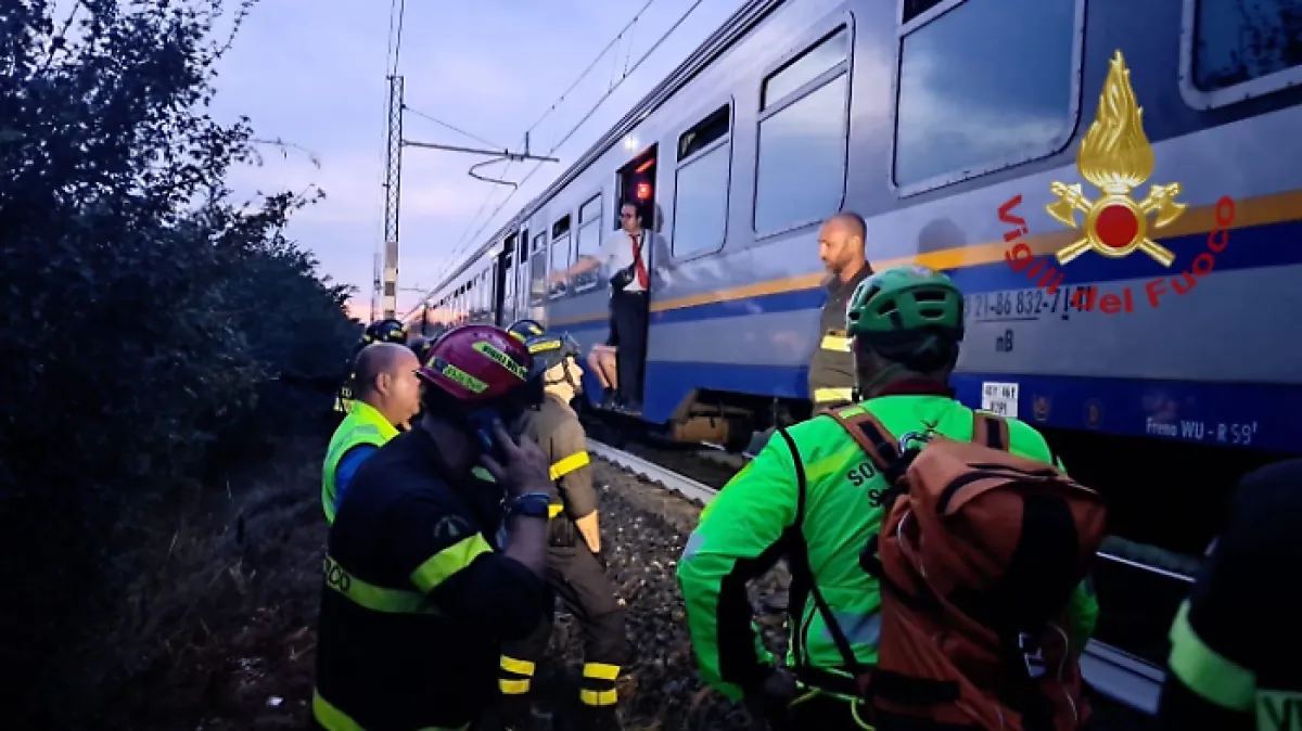 Terontola, treno diretto a Foligno: guasto elettrico e notte da incubo per i passeggeri
