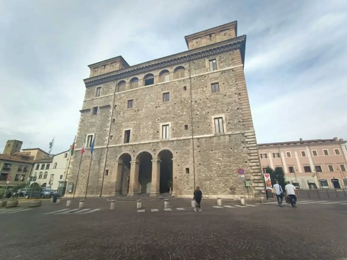 Terni, case popolari la risposta del Comune: "La legge in Umbria vieta di assegnare immobili se nel nucleo familiare vi è un soggetto condannato penalmente"