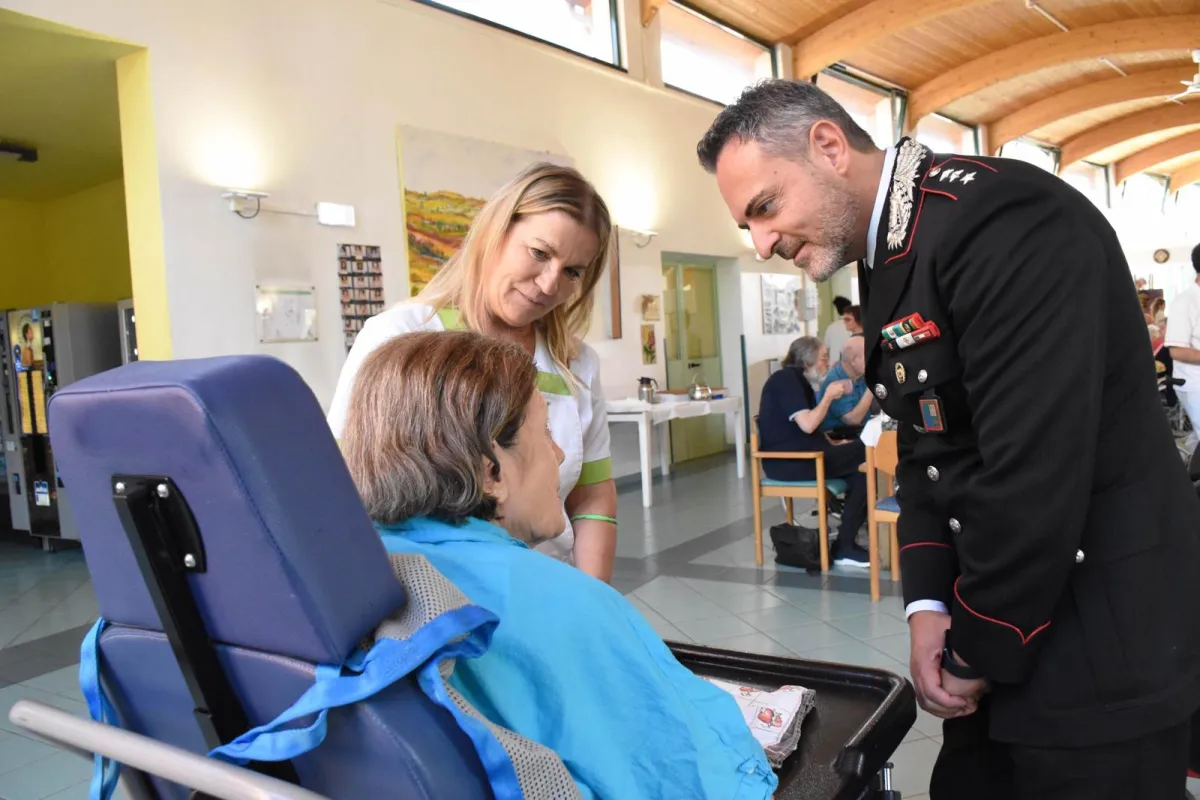 La storia di Ferragosto: a Città di Castello i Carabinieri portano cornetti caldi agli anziani della Casa di Riposo