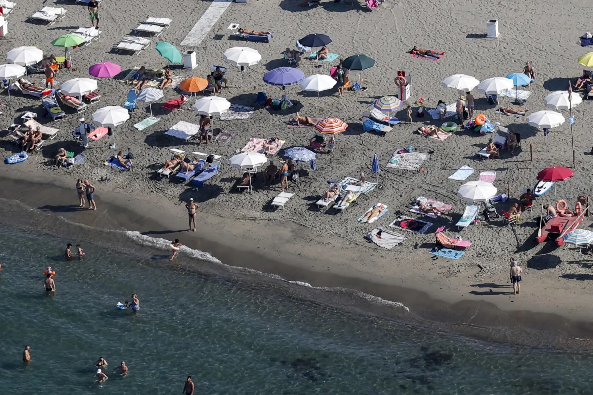 Perugia, avvocato morto in mare a Caorle: si indaga sul bagnino 