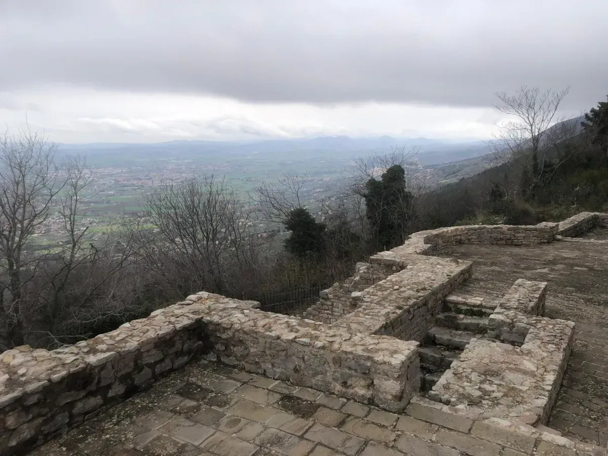 Terme curative dell'Umbria: un viaggio tra acque minerali, percorsi benessere e trattamenti naturali