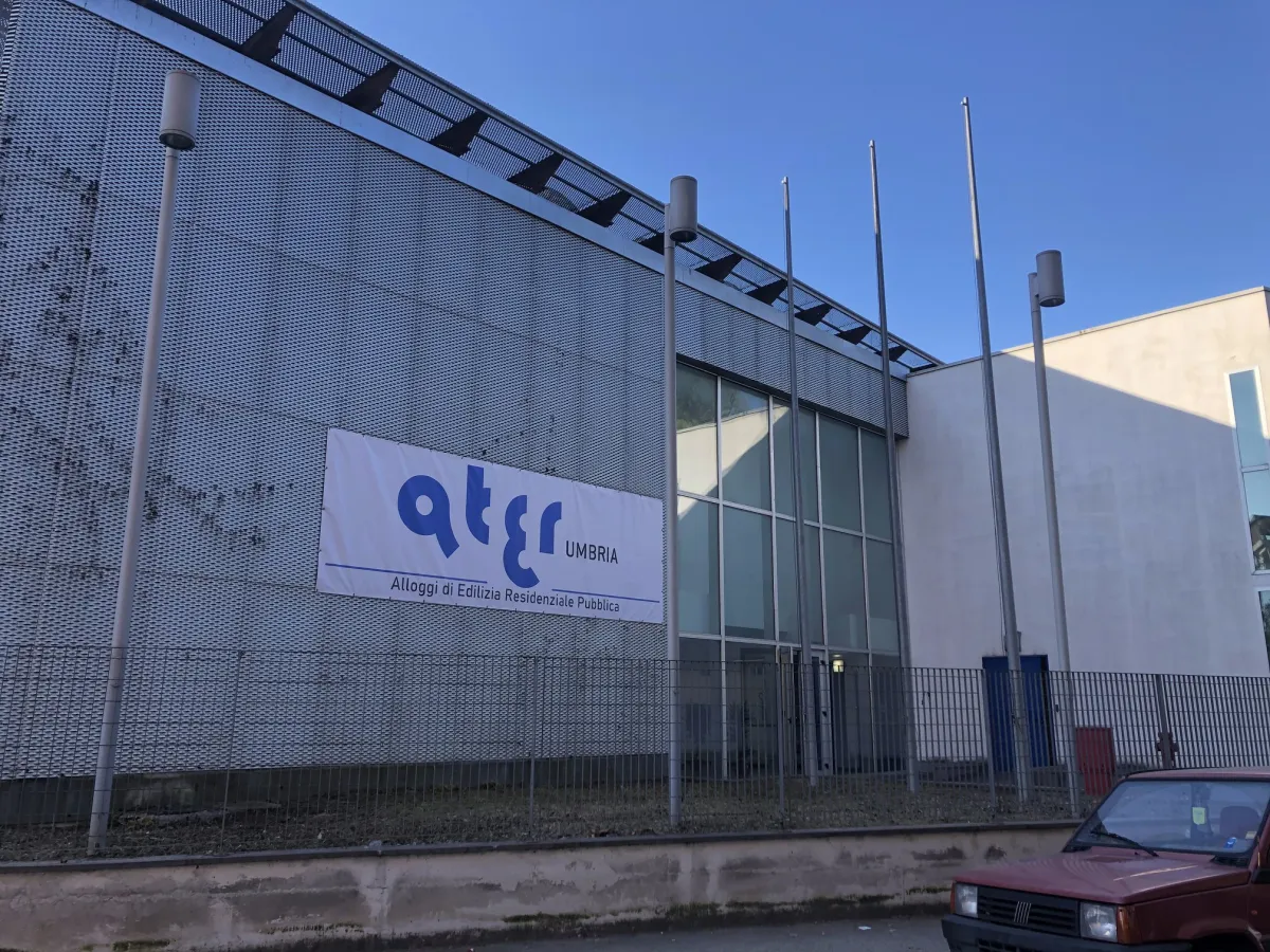 Il Comune di Terni contro la Regione sulla riforma dell'accesso agli alloggi popolari: “Le toppe di Barcaioli peggiori dei buchi”