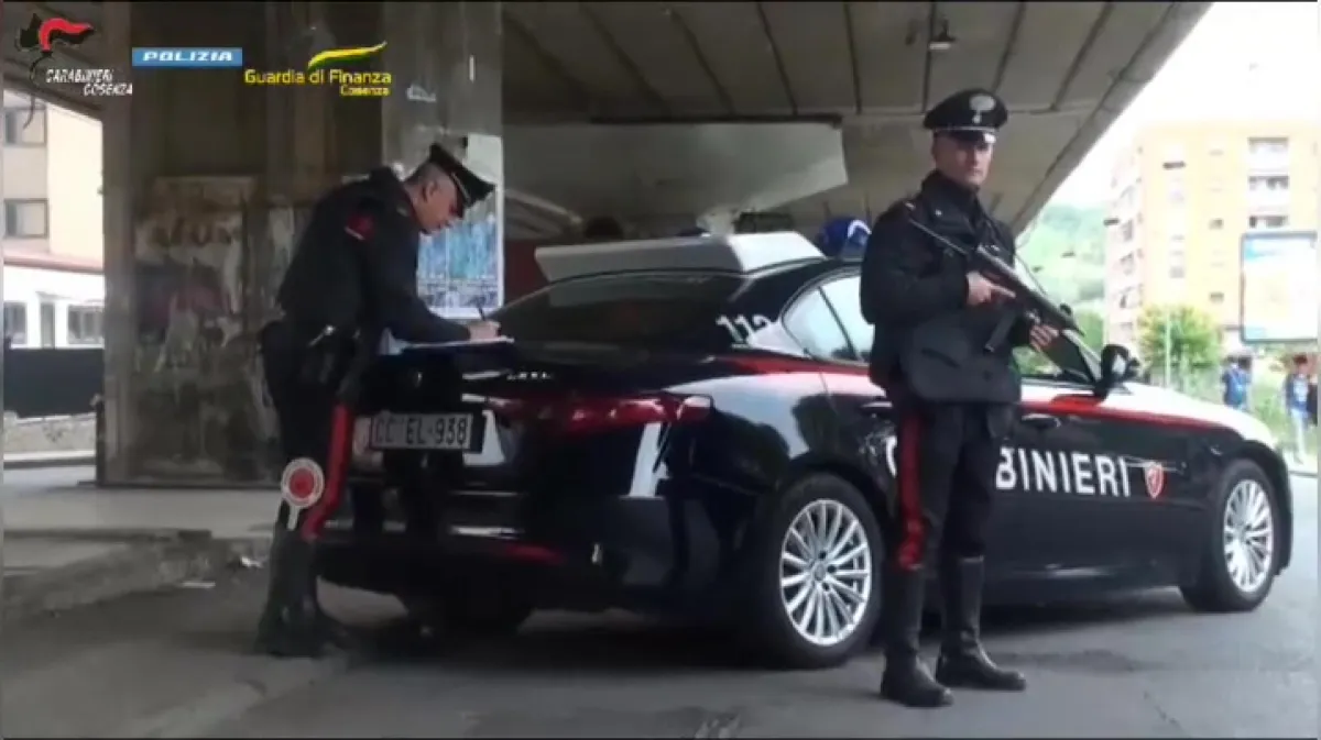 Gualdo Tadino, 19enne sorpreso con diverse dosi di cocaina in tasca: scatta la denuncia