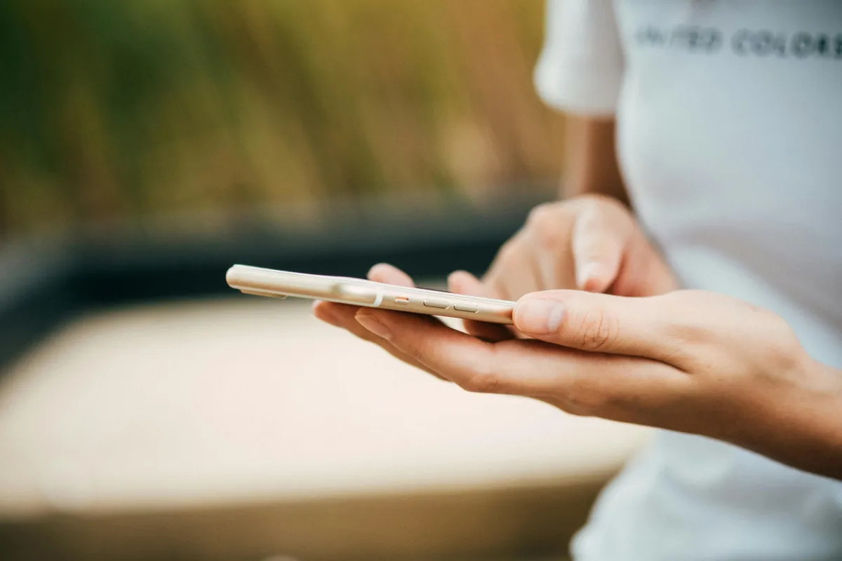 Giove, smartphone rubato a una 20enne: due fidanzati denunciati