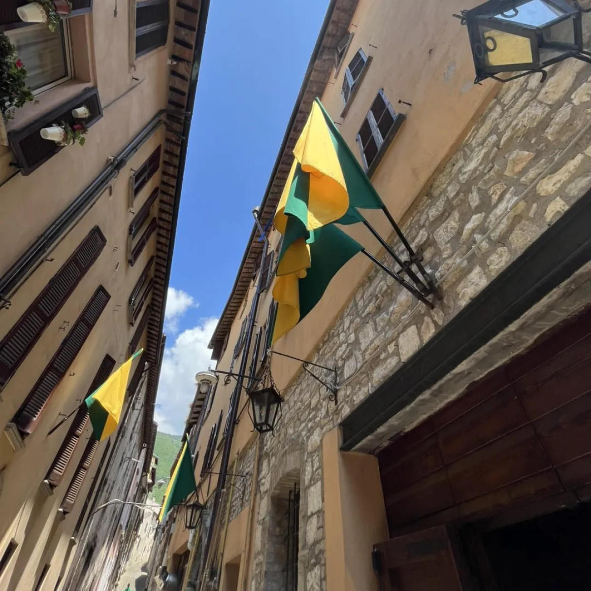 Gualdo Tadino celebra il Beato Angelo: nuova targa in lustro oro e rubino all’eremo di Capodacqua
