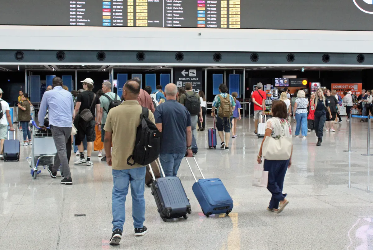 Foligno, ritorno da incubo per una coppia di turisti da Lampedusa: volo atterrato a Fiumicino