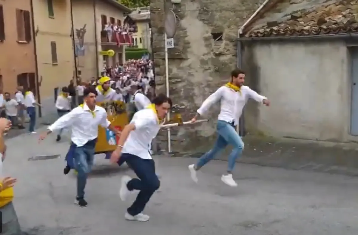 Scheggia celebra la 35ª Corsa delle Bighe: storia, tradizione e rivalità tra rioni