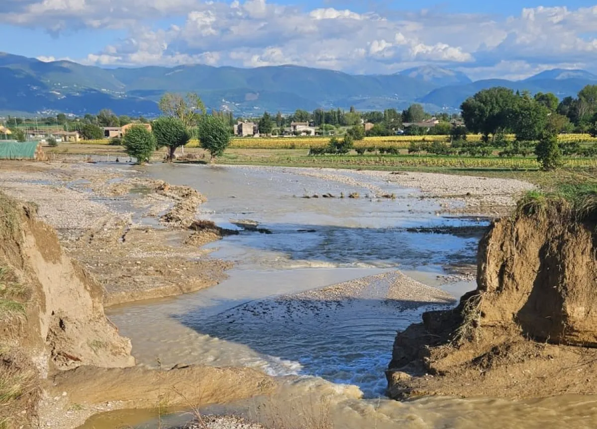 De Luca nelle zone colpite dalle esondazioni: "Necessario affrontare i cambiamenti climatici"