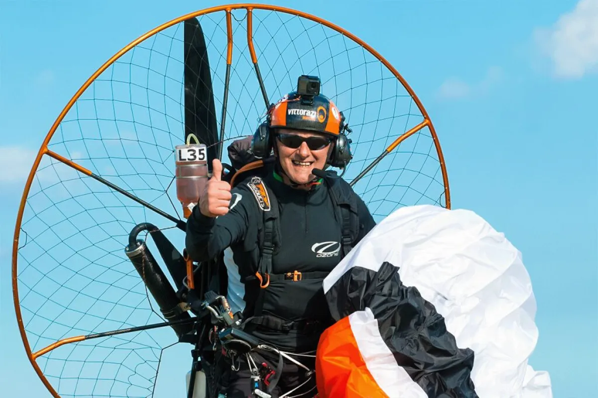 Paramotore: storia, passione e l’argento mondiale dell’Italia a Chambley 2025