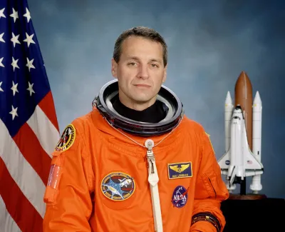 Dalla base lunare agli astronauti su Marte: l’astronauta Richard Linnehan spiega come cercheremo la vita nel pianeta rosso