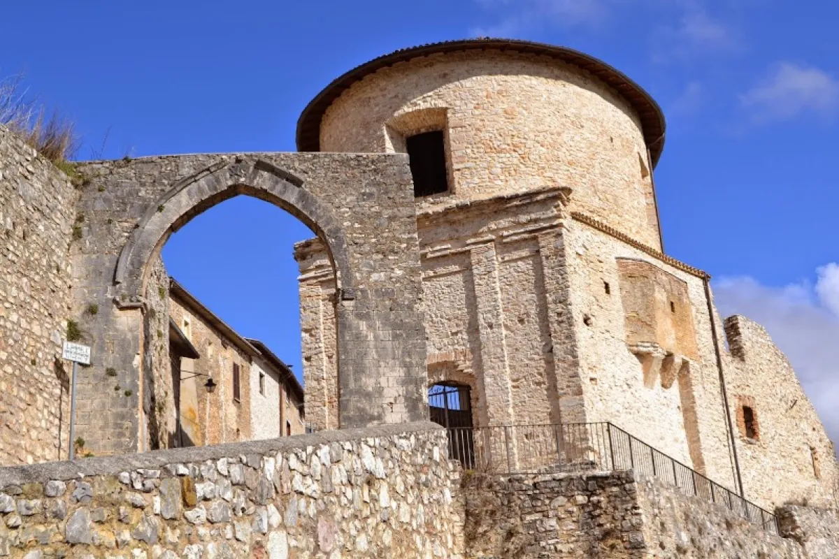 Tra chiese dimenticate, cappelle silenziose e monasteri abbandonati: ecco quali sono i luoghi di culto nascosti dell'Umbria