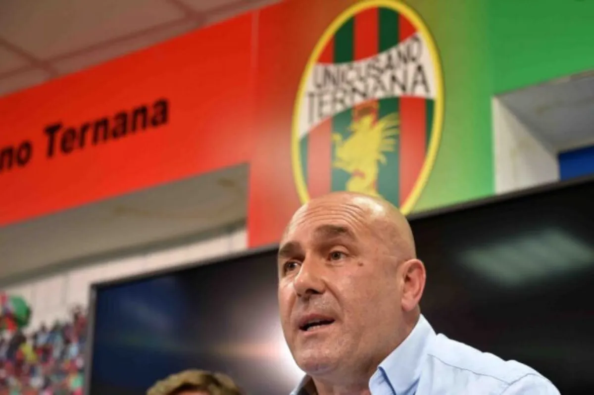 Ternana, attesa febbrile al Liberati: niente Rizzo e Ferrero, Bandecchi "Leonida" conferma il closing per oggi
