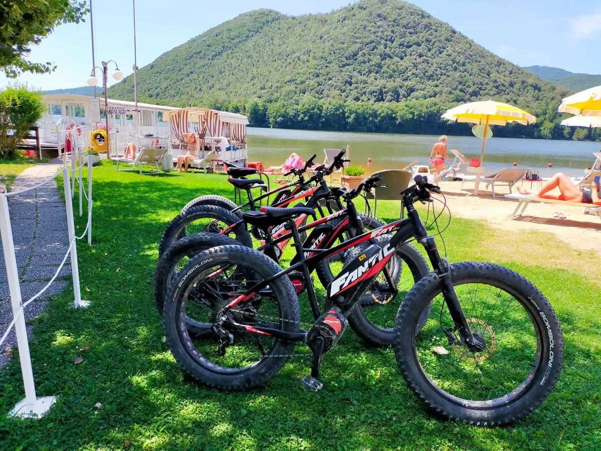 Anello ciclabile di Piediluco, scontro politico infuocato: Comune e consiglieri regionali PD ai ferri corti sui finanziamenti