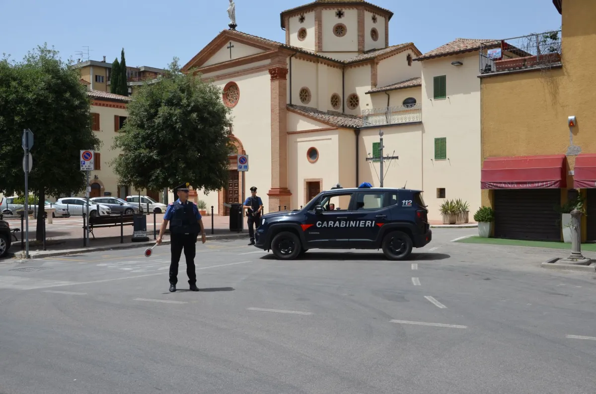 Due arresti in provincia di Perugia: violenza di genere a Castel del Piano e scippo a Deruta sventato da un vigile del fuoco fuori servizio