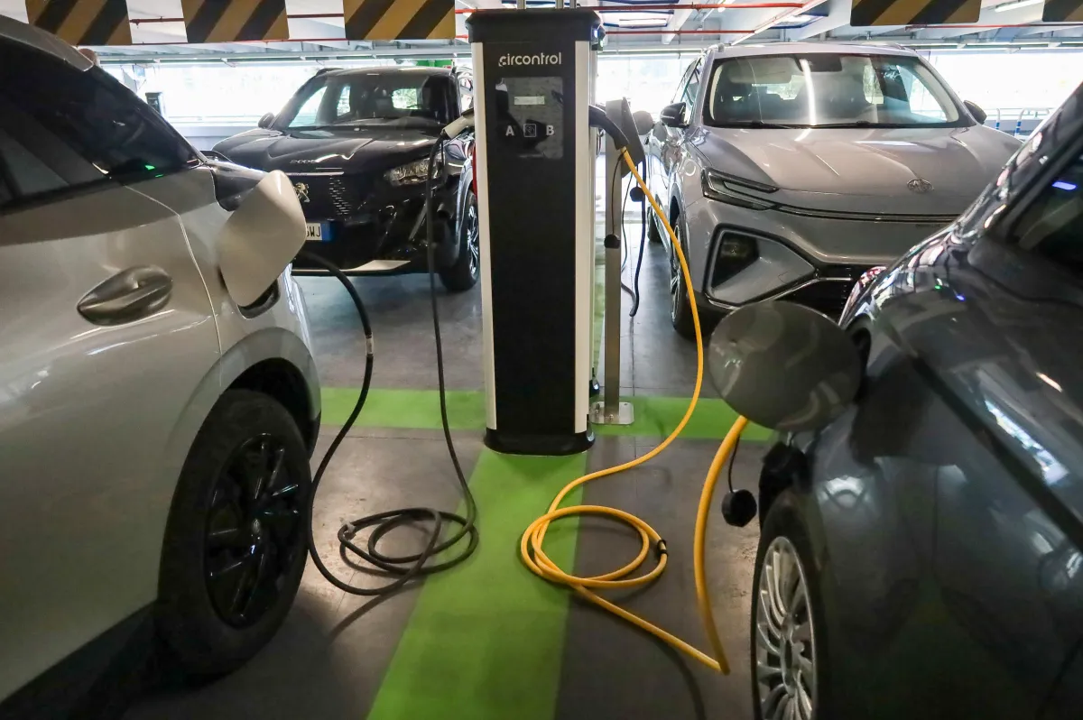 Auto ibride in Umbria: verso l’abolizione del superbollo regionale