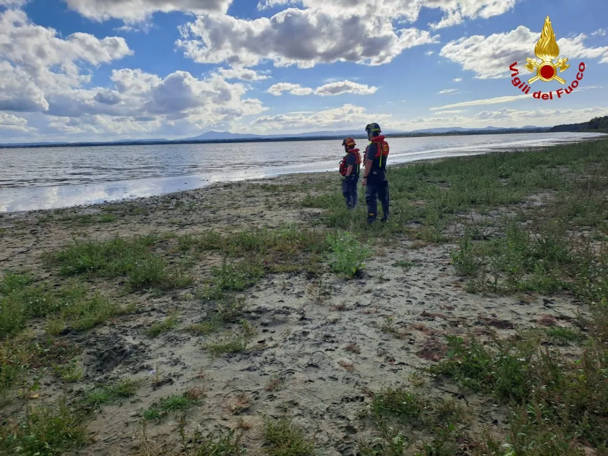 Lago Trasimeno, trovato un corpo in acqua: ipotesi sul 27enne disperso