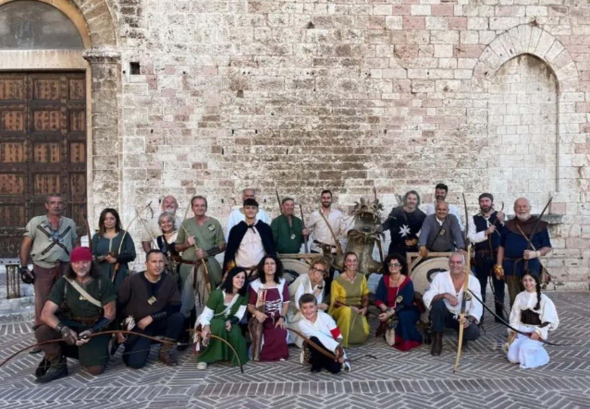 Gubbio trionfa nel Campionato Interregionale di Tiro con l’Arco Storico 2025: Castrum Collis Palumbi domina