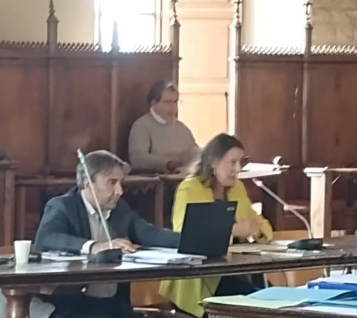 Consiglio Comunale di Gubbio: la maggioranza difende l’assessore Parlagreco e pretende le scuse di Rocco Girlanda