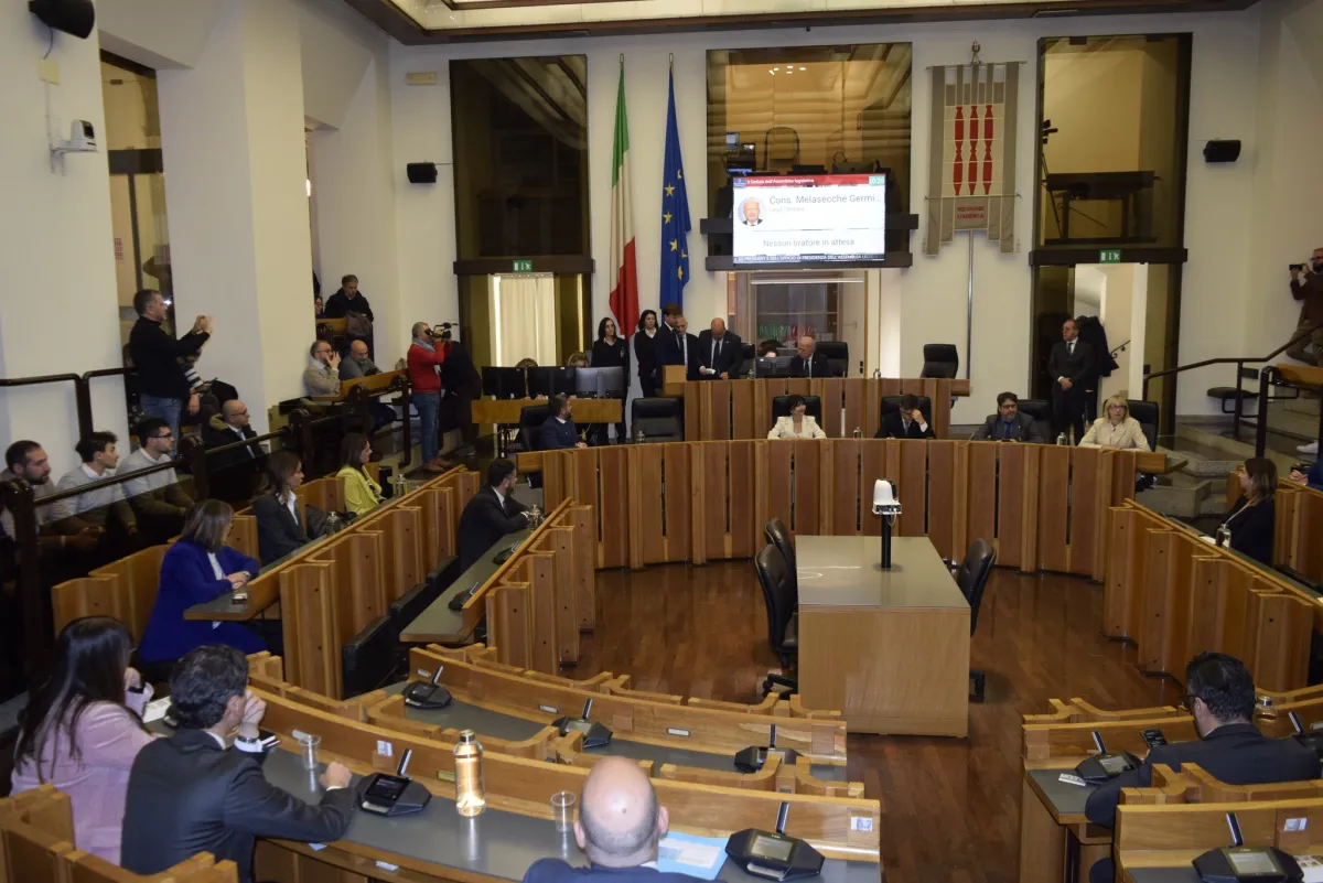 Stangata fiscale in Umbria, bocciata la mozione del centrodestra: la maggioranza difende Proietti