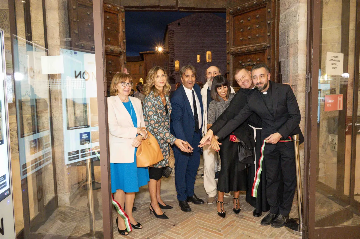 Gubbio, boom di visitatori nei primi due giorni della mostra su San Francesco: ecco i dati