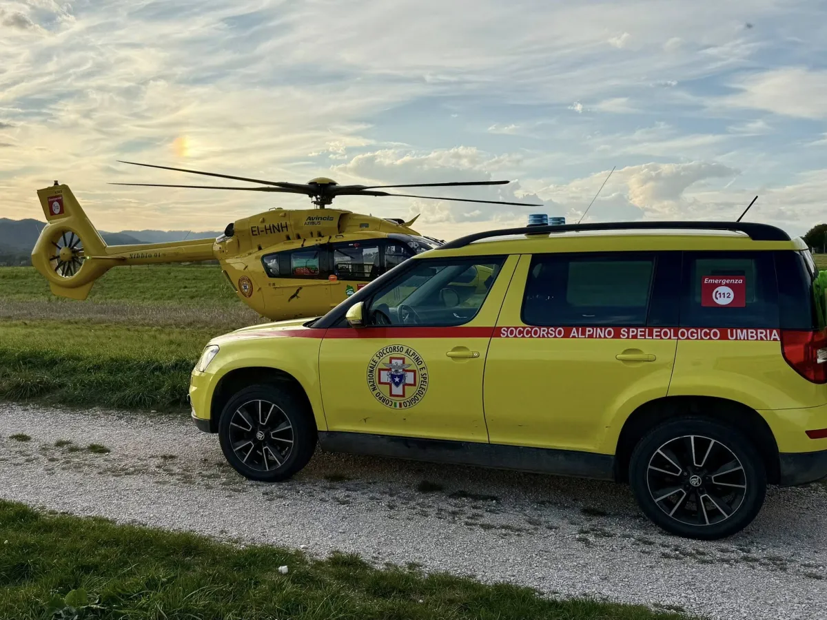 Precipita mentre sorvola il Monte Cucco: muore deltaplanista austriaco di 78 anni