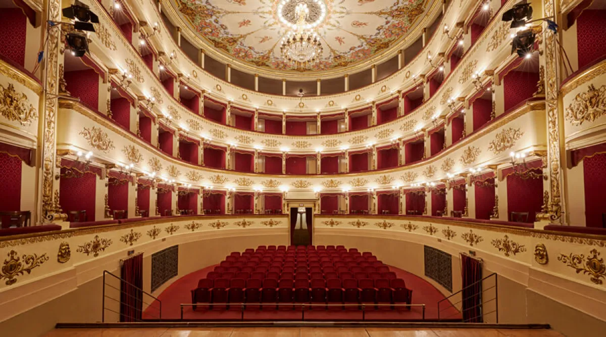 Teatro Comunale di Gubbio: la Stagione 2025-2026 tra classici, memoria civile e nuove visioni