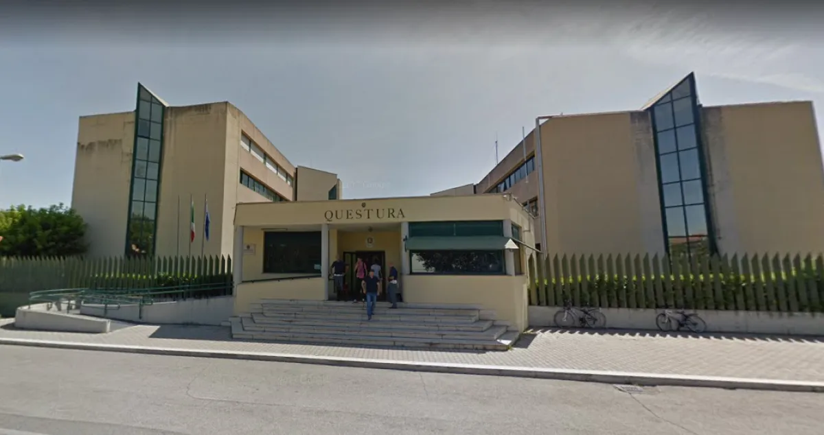 Permesso di soggiorno scaduto: lite e aggressione in Questura di Terni