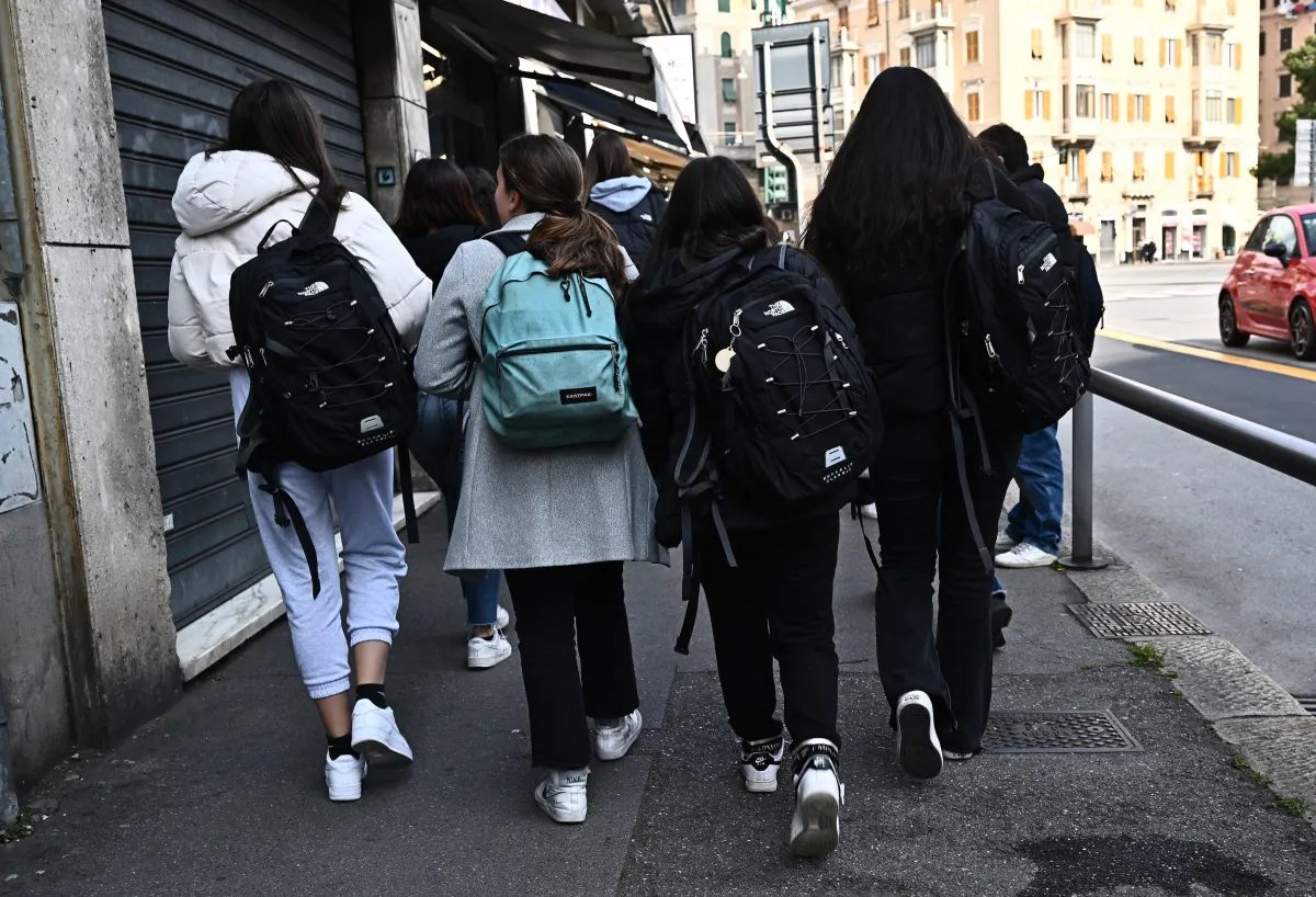 Distributori di assorbenti gratuiti nelle scuole dell'Umbria, la proposta di Ricci (Avs)